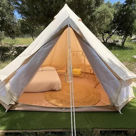 Glamping La Bellota * Encinas de Esgueva